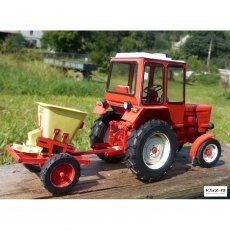 Ciągnik rolniczy Władimiriec T-25A - Answer 565