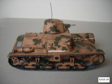 M11/39 - włoski czołg lekki - Modelik 4/02