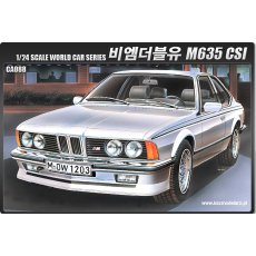 Samochód sportowy BMW M635...