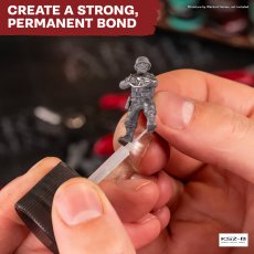 Army Painter GL2015 Plastic Glue Extra Thin Cement – rzadki klej do plastiku 40 ml